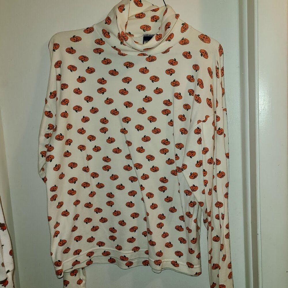 Pumpkins Turtleneck